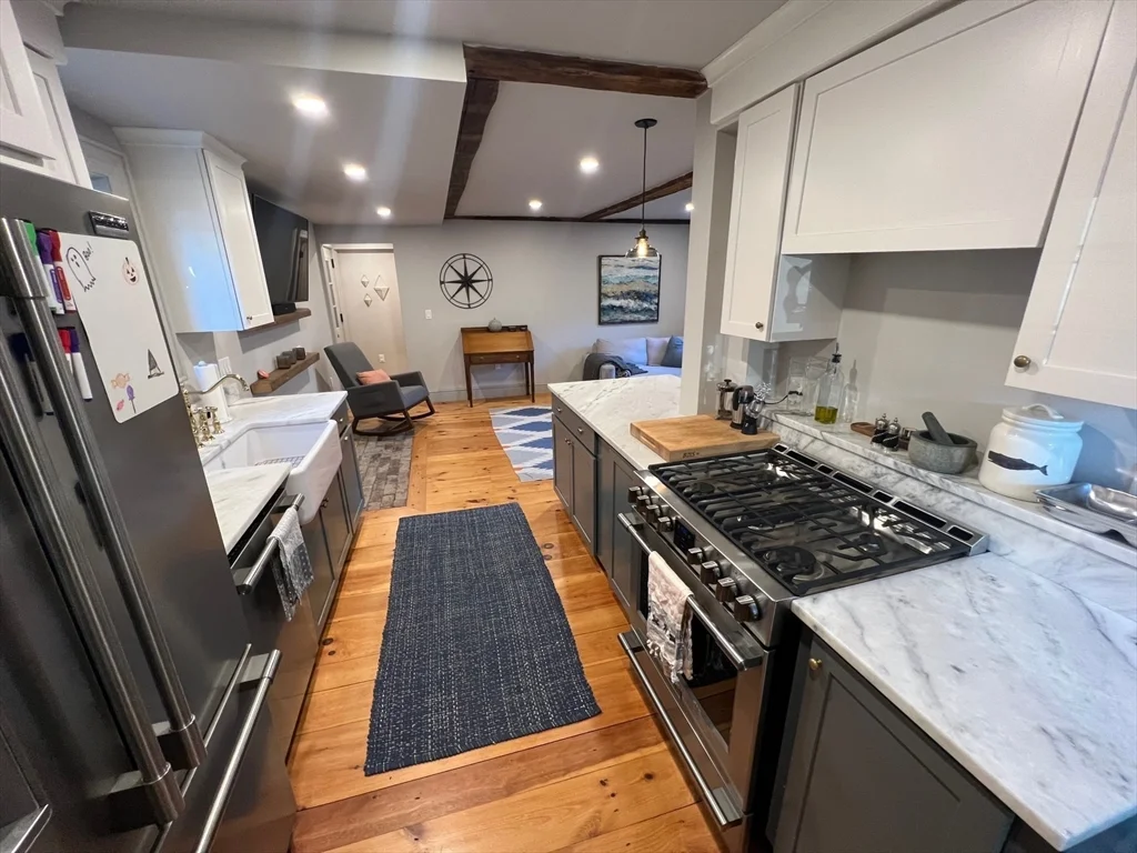 2 bed, 2 bath apartment for rent at 32 Buffum St Unit 1, Salem — photo 6 of 19