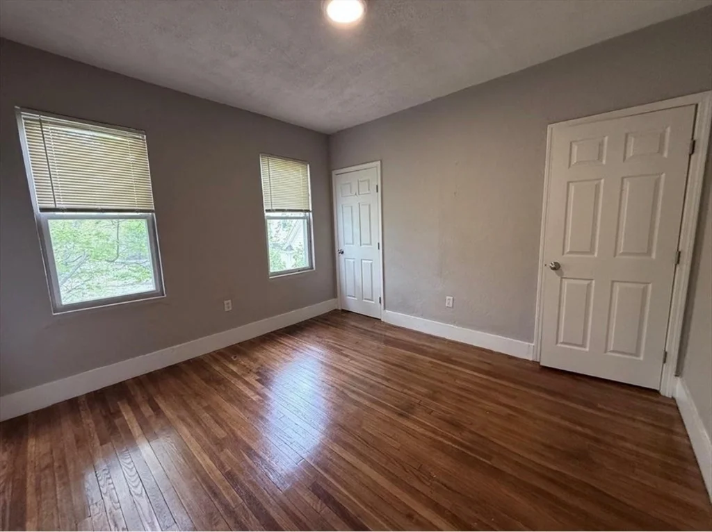 3 bed, 1 bath apartment for rent at 32 Callender St Unit 3, Dorchester — photo 6 of 8