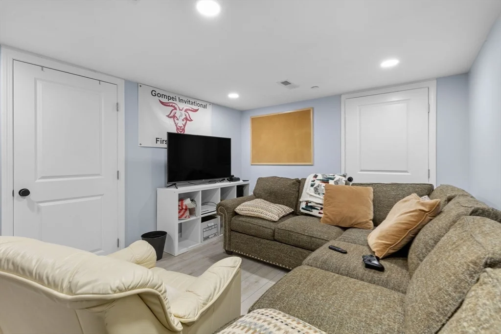 3 bed, 2 bath apartment for rent at 32 Cameron Ave Unit 32, Teele Square — photo 17 of 32
