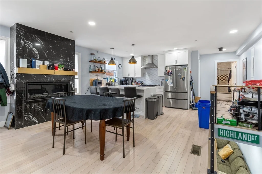 3 bed, 2 bath apartment for rent at 32 Cameron Ave Unit 32, Teele Square — photo 4 of 32