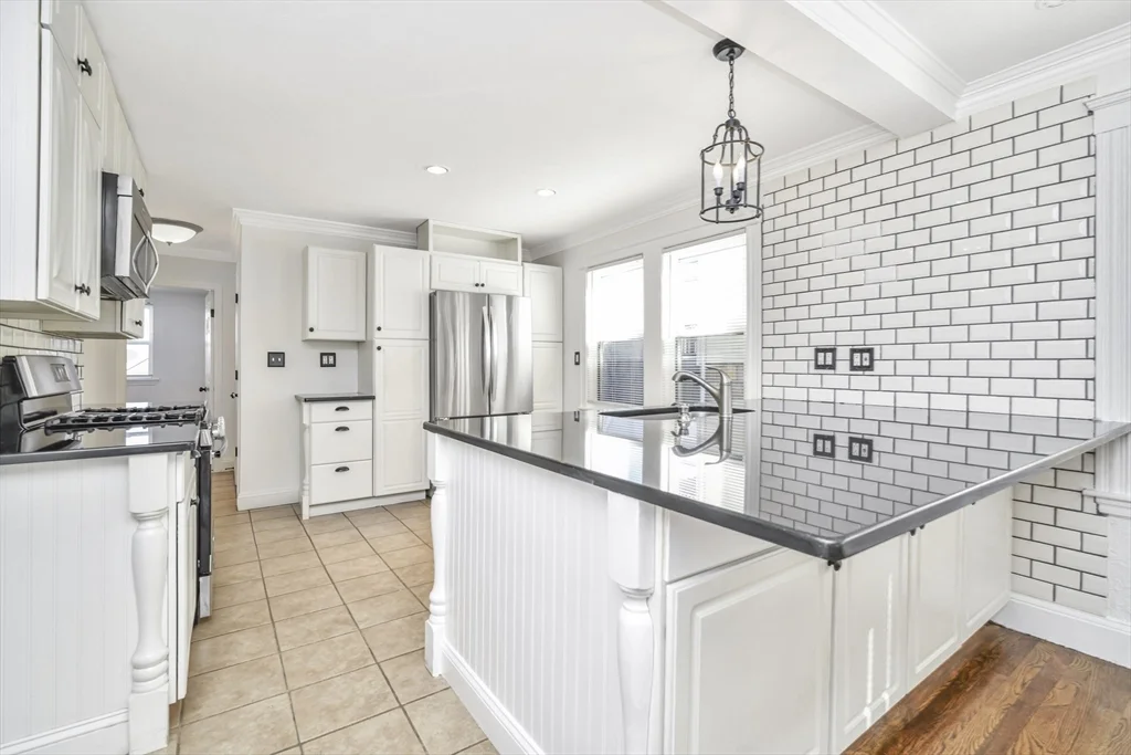 3 bed, 1 bath apartment for rent at 32 Cedrus Ave Unit 1, Roslindale — photo 11 of 21