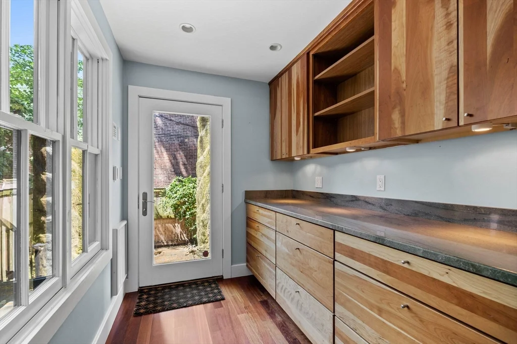 3 bed, 2 bath apartment for rent at 32 Clarendon, South End — photo 6 of 15