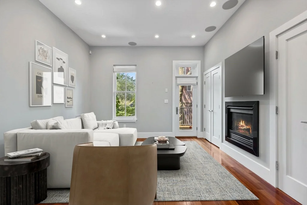 3 bed, 2 bath apartment for rent at 32 Clarendon, South End