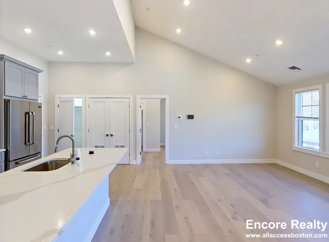 2 bed, 2 bath apartment for rent at 32 Cummins Highway Unit 2, Roslindale — photo 37 of 41