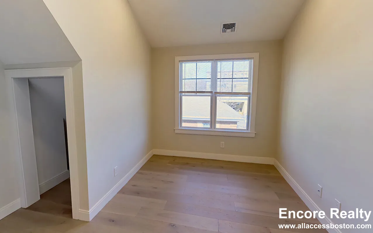 2 bed, 2 bath apartment for rent at 32 Cummins Highway Unit 2, Roslindale — photo 32 of 41