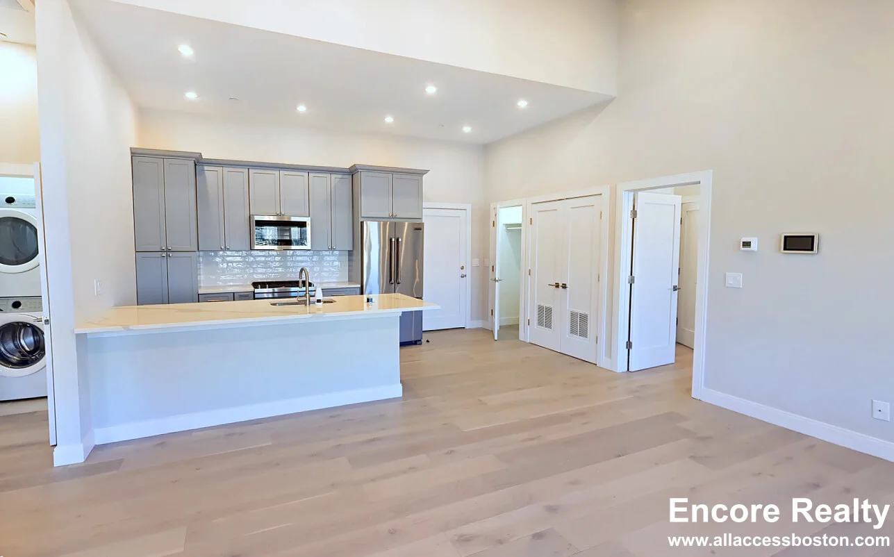 2 bed, 2 bath apartment for rent at 32 Cummins Highway Unit 2, Roslindale — photo 39 of 41