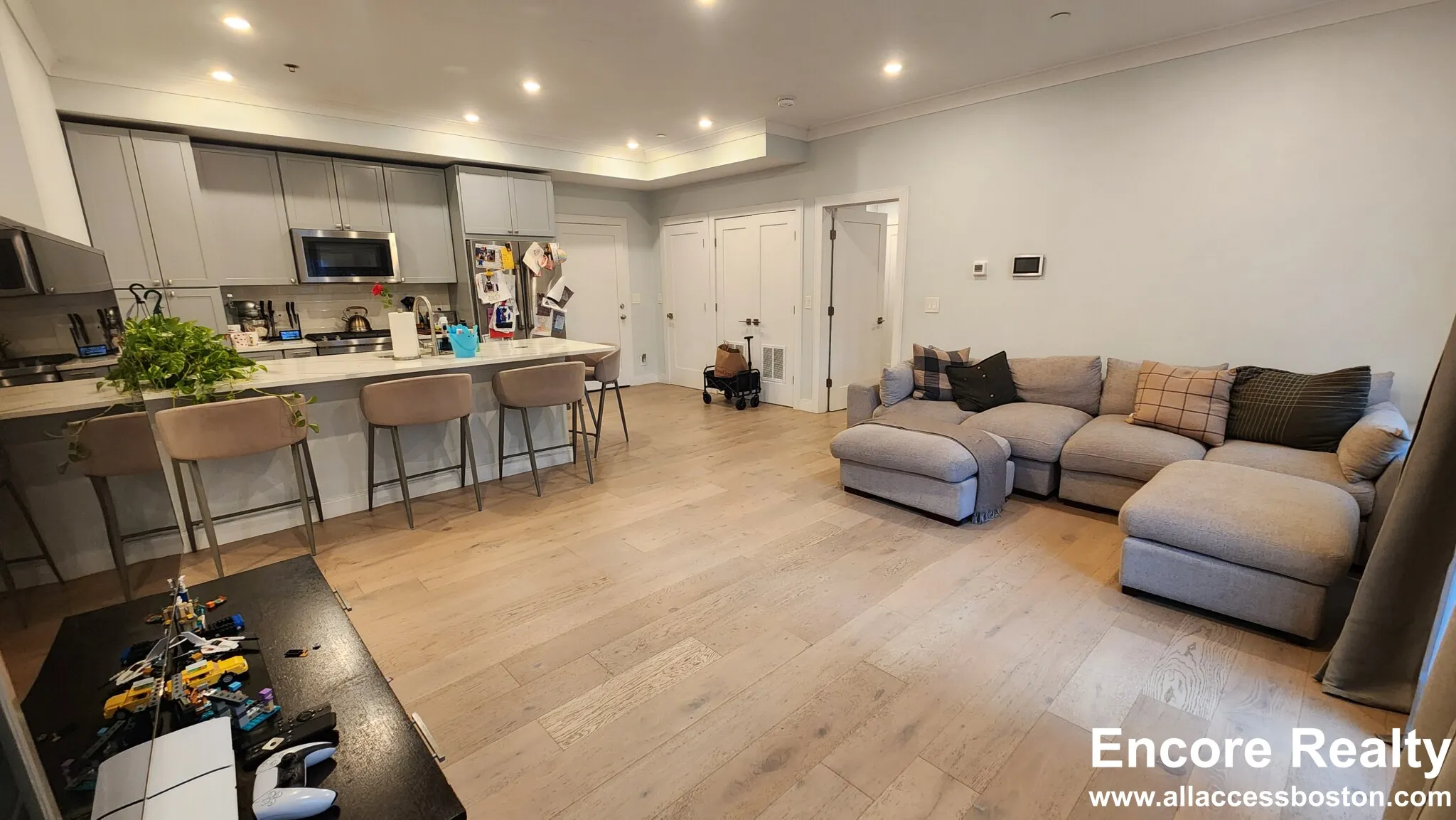 2 bed, 2 bath apartment for rent at 32 Cummins Highway Unit 2, Roslindale — photo 12 of 41