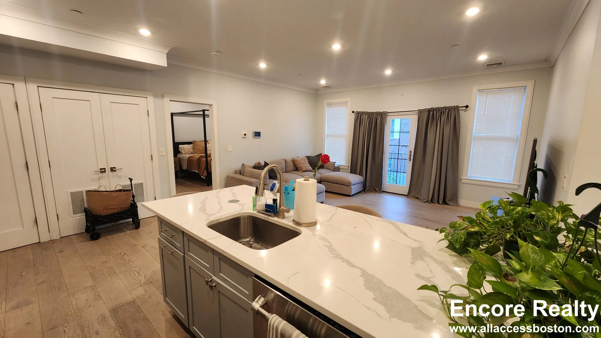 2 bed, 2 bath apartment for rent at 32 Cummins Highway Unit 2, Roslindale — photo 5 of 41
