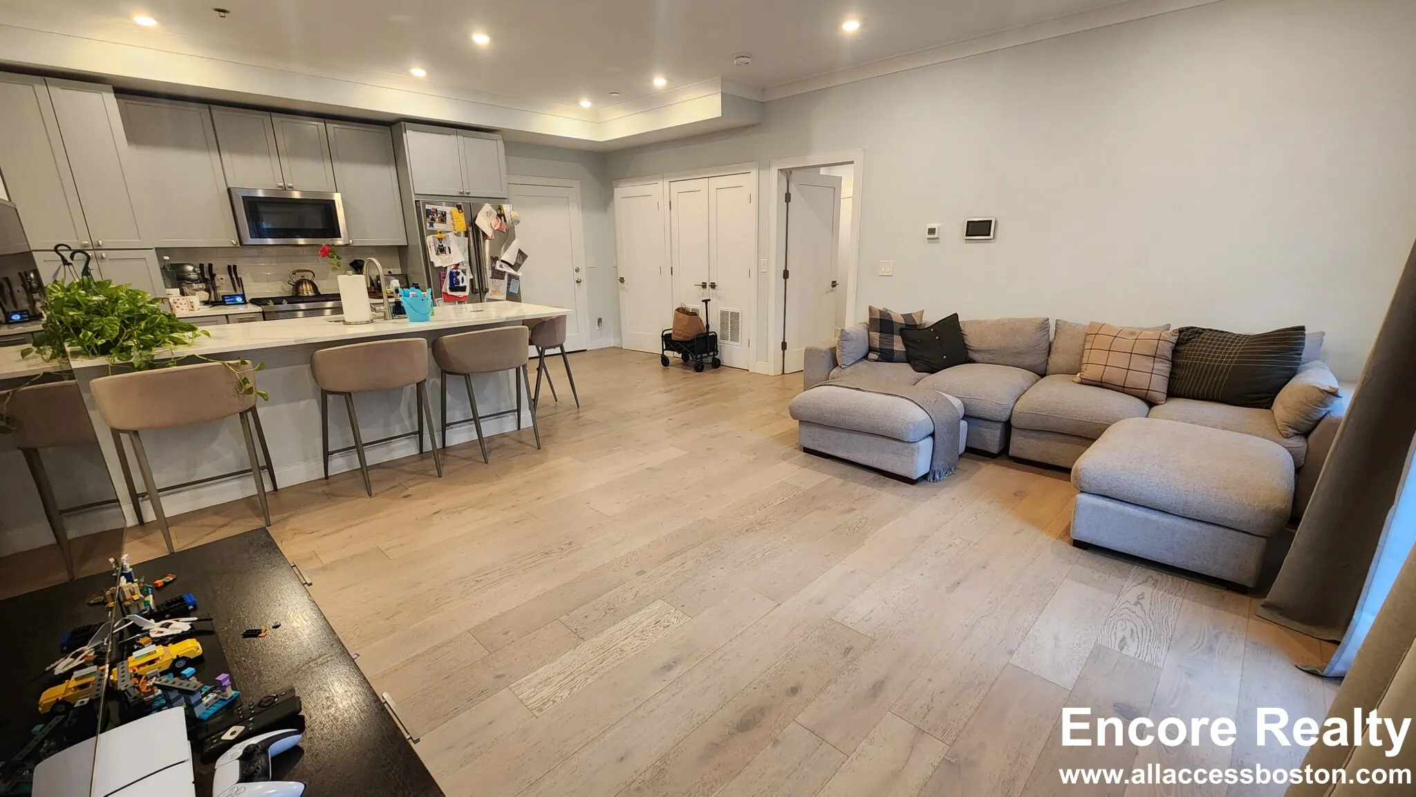 2 bed, 2 bath apartment for rent at 32 Cummins Highway Unit 2, Roslindale — photo 8 of 41