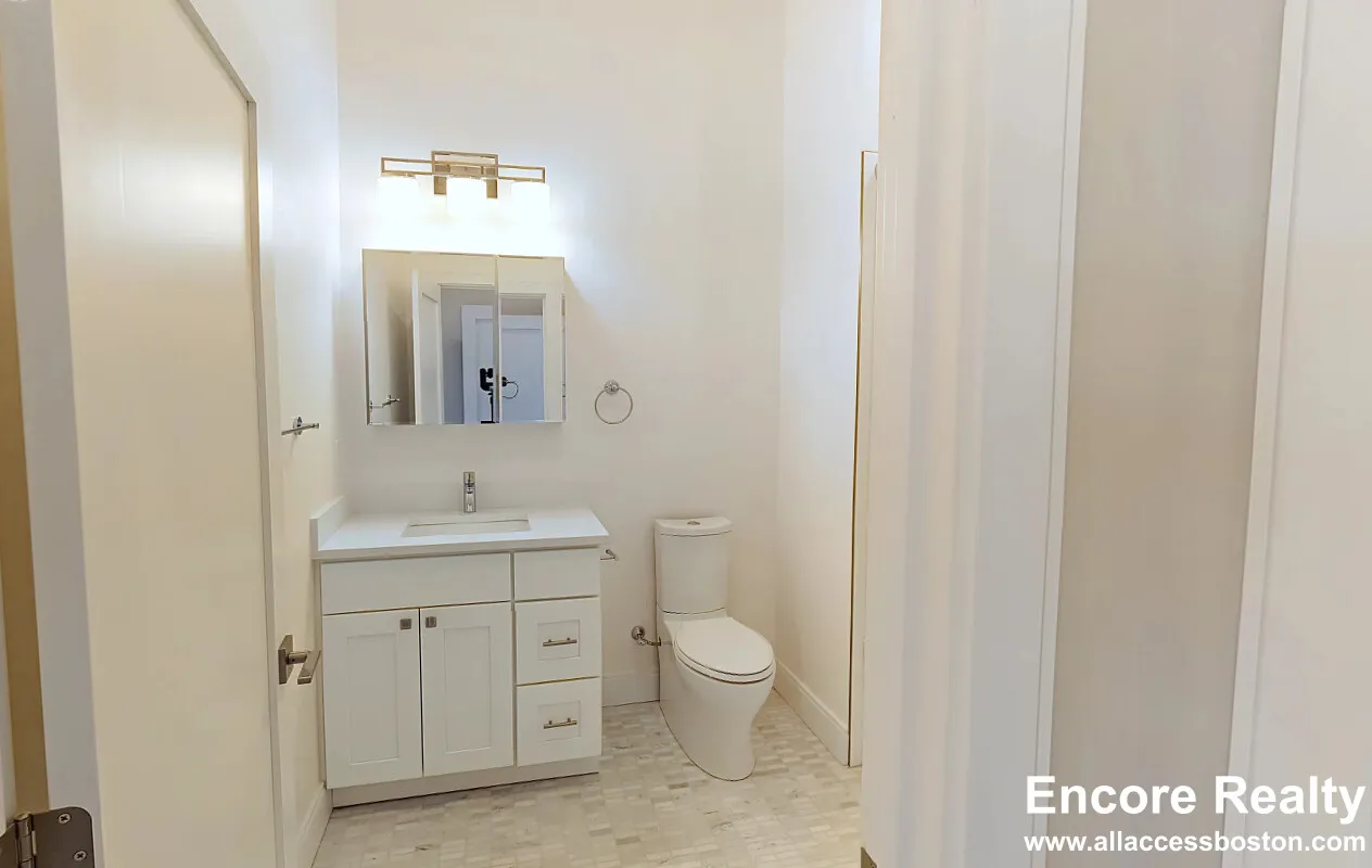 2 bed, 2 bath apartment for rent at 32 Cummins Highway Unit 2, Roslindale — photo 34 of 41