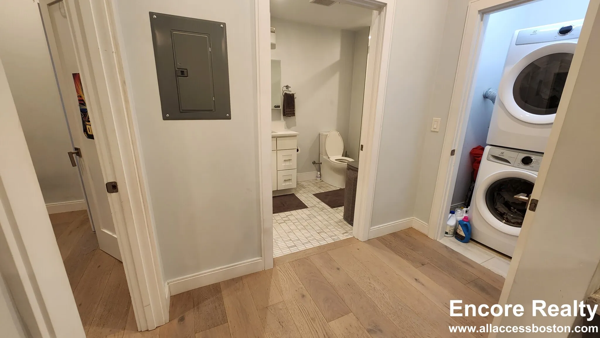 2 bed, 2 bath apartment for rent at 32 Cummins Highway Unit 2, Roslindale — photo 23 of 41