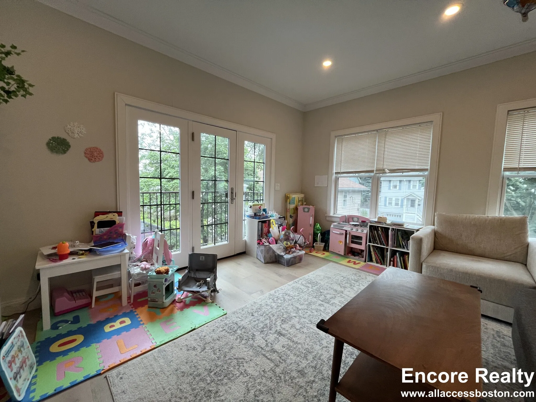 2 bed, 2 bath apartment for rent at 32 Cummins Highway Unit 4, Roslindale — photo 8 of 42