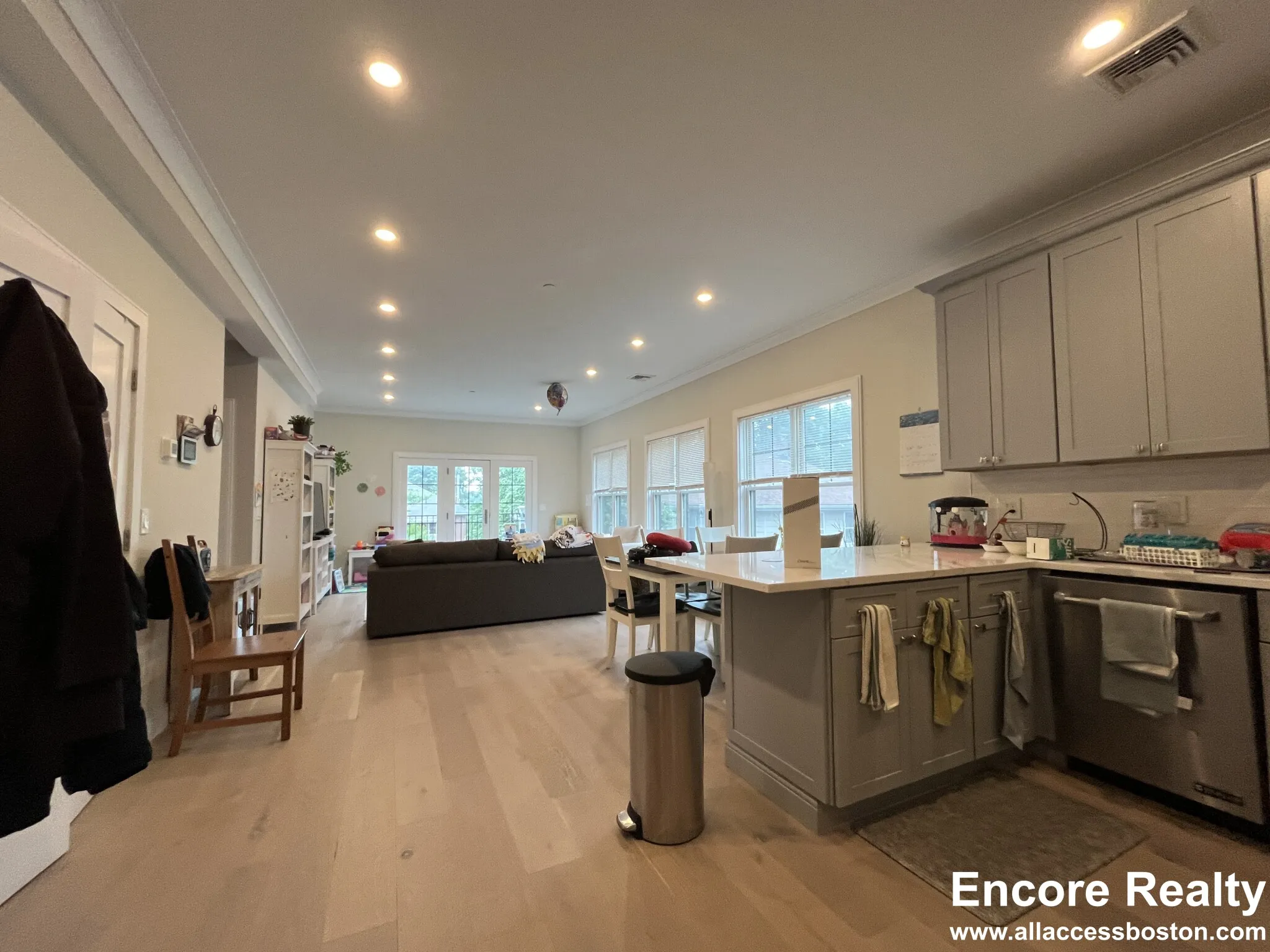 2 bed, 2 bath apartment for rent at 32 Cummins Highway Unit 4, Roslindale — photo 2 of 42