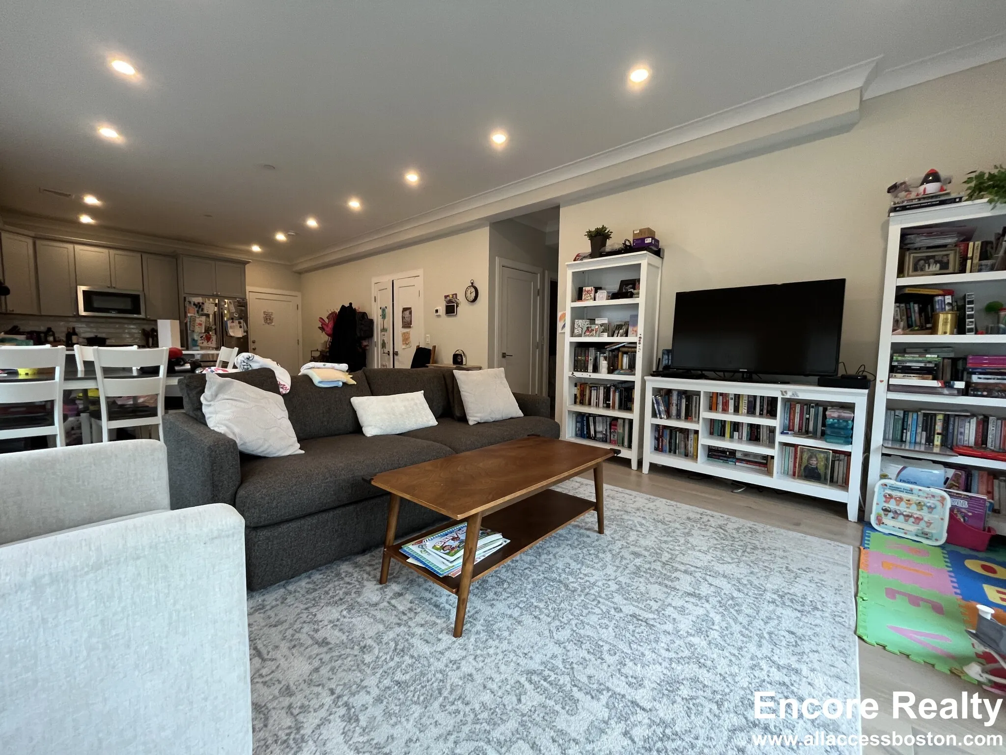 2 bed, 2 bath apartment for rent at 32 Cummins Highway Unit 4, Roslindale — photo 12 of 42