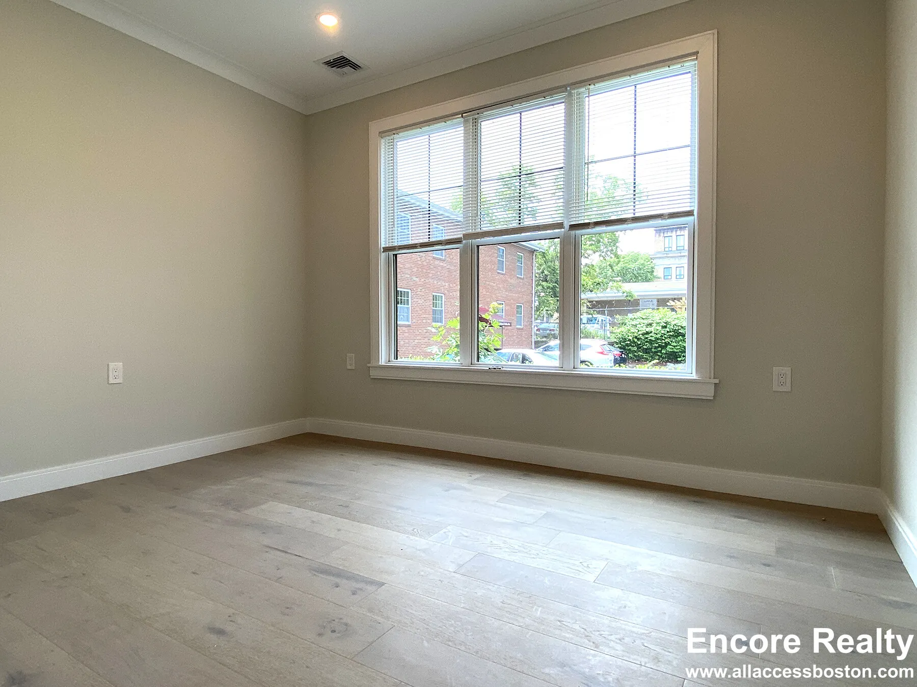2 bed, 2 bath apartment for rent at 32 Cummins Highway Unit 4, Roslindale — photo 33 of 42