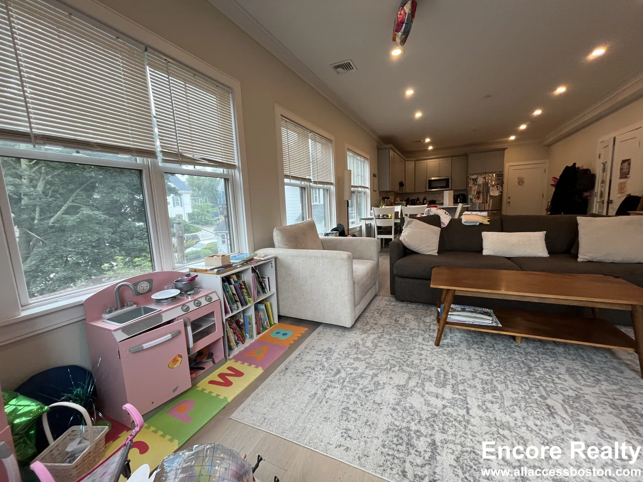 2 bed, 2 bath apartment for rent at 32 Cummins Highway Unit 4, Roslindale — photo 10 of 42