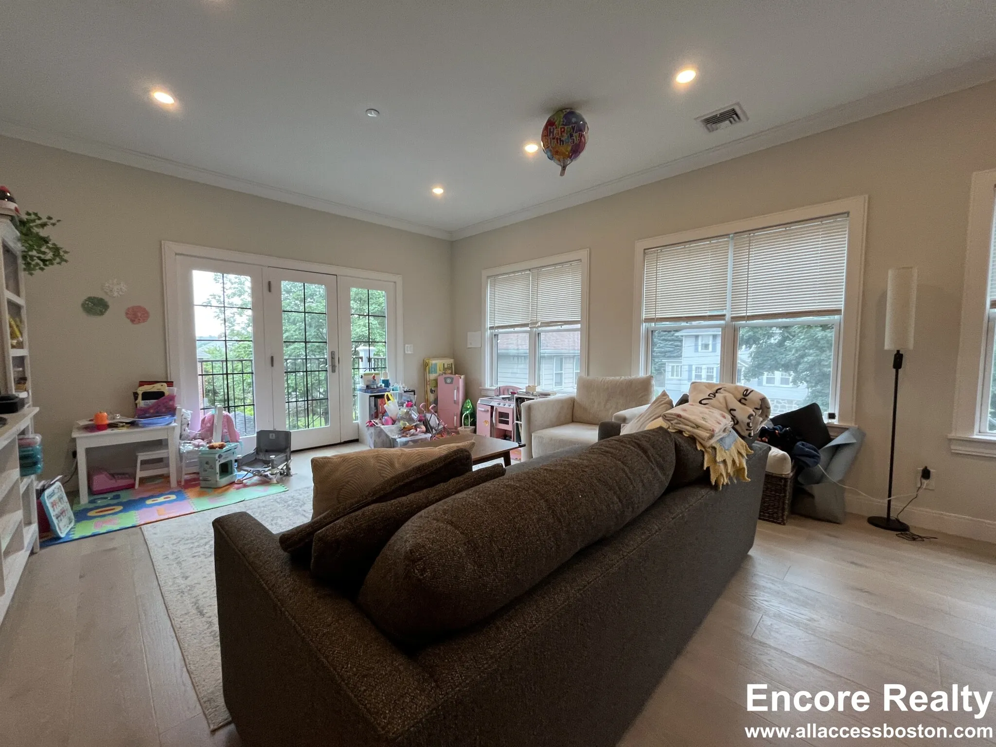 2 bed, 2 bath apartment for rent at 32 Cummins Highway Unit 4, Roslindale — photo 14 of 42