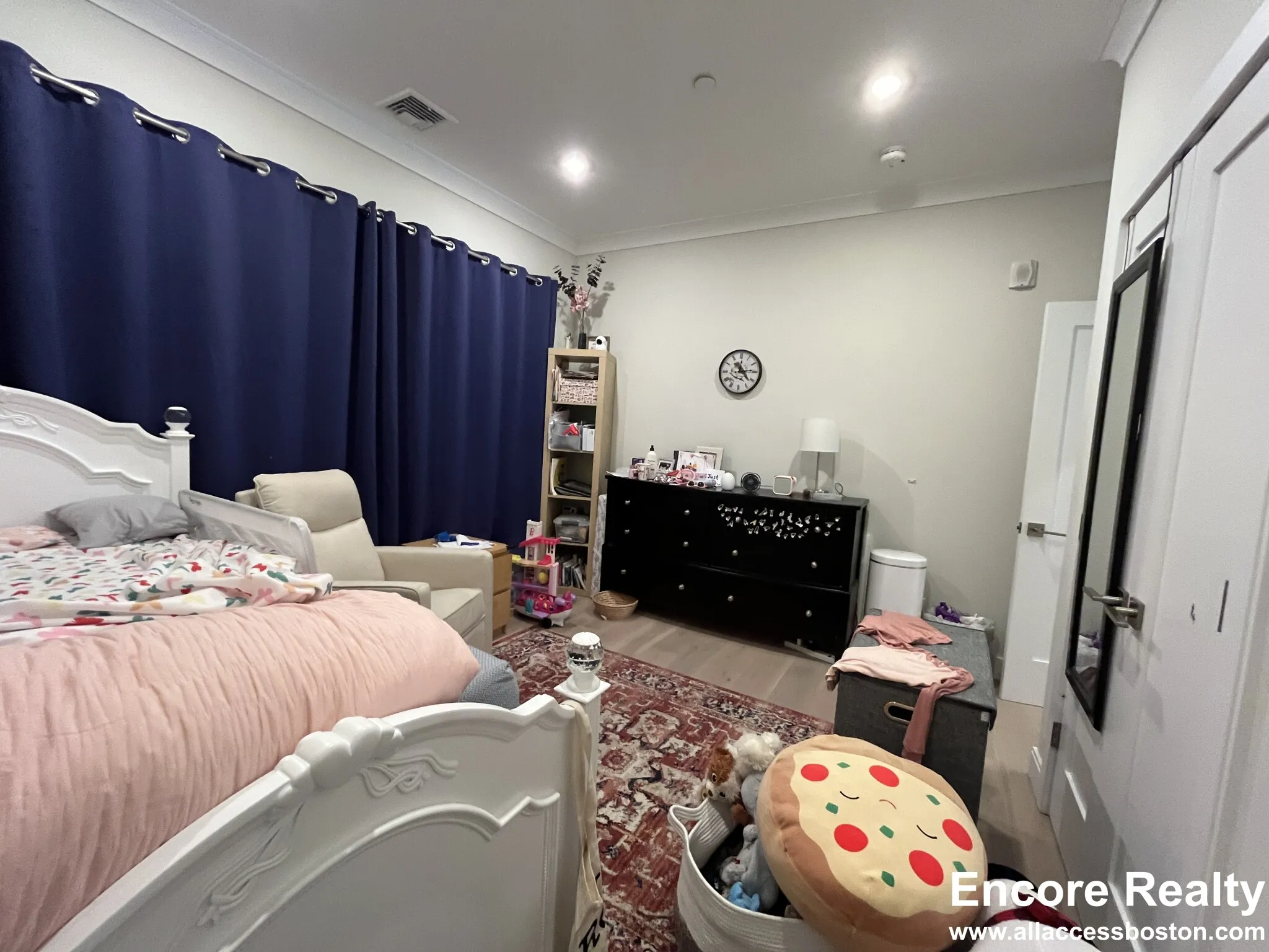 2 bed, 2 bath apartment for rent at 32 Cummins Highway Unit 4, Roslindale — photo 22 of 42