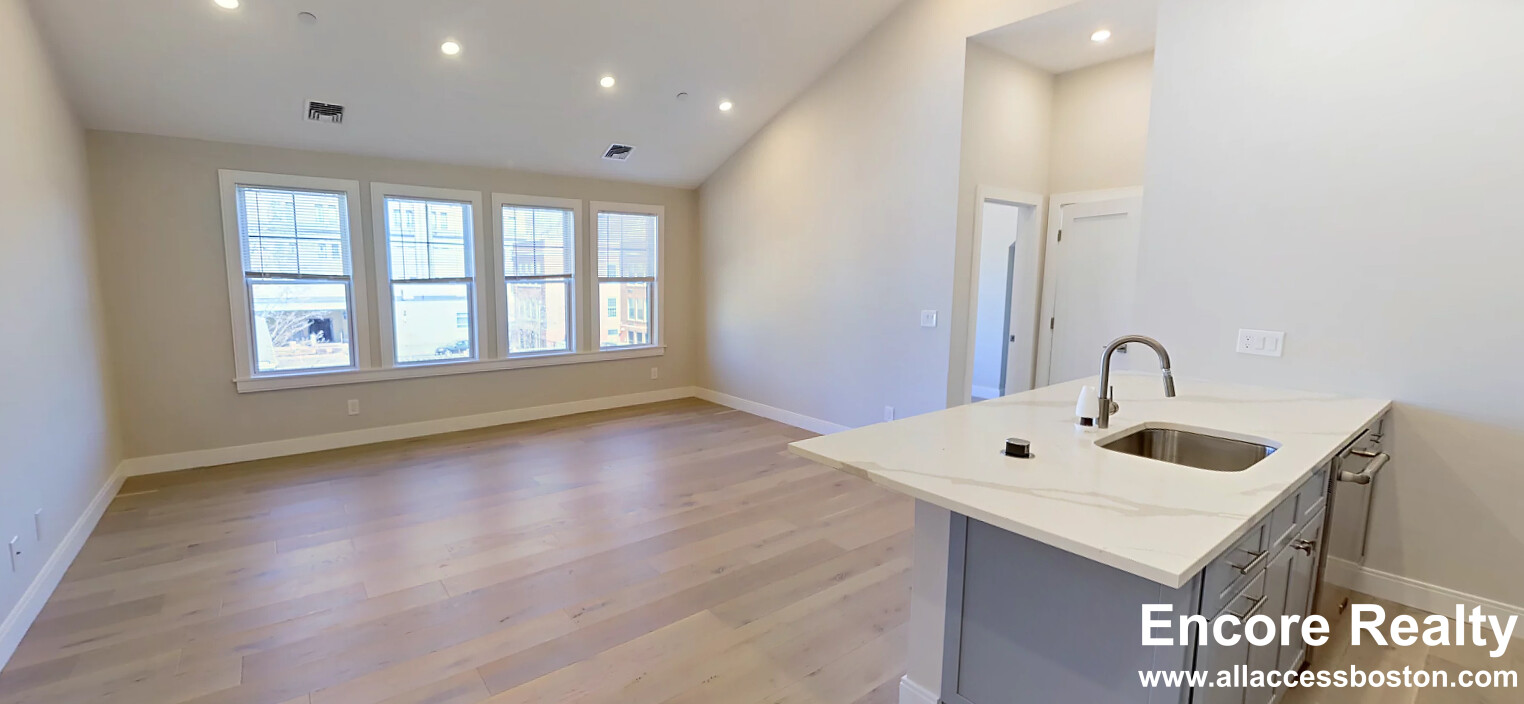 2 bed, 2 bath apartment for rent at 32 Cummins Highway Unit 5, Roslindale — photo 3 of 6