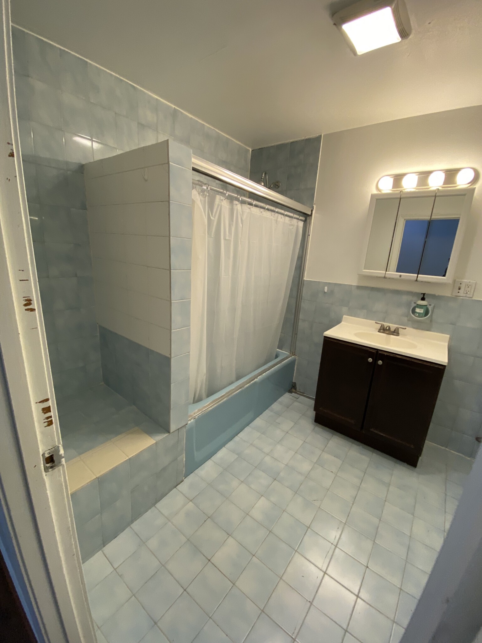 3 bed, 1 bath apartment for rent at 32 Cunard St Unit 3, South End — photo 9 of 15