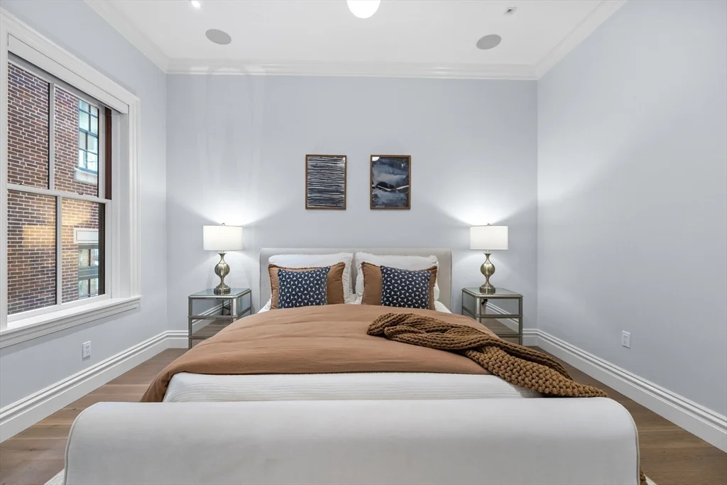 3 bed, 2 bath apartment for rent at 32 Derne St Unit 2C, Beacon Hill — photo 17 of 40