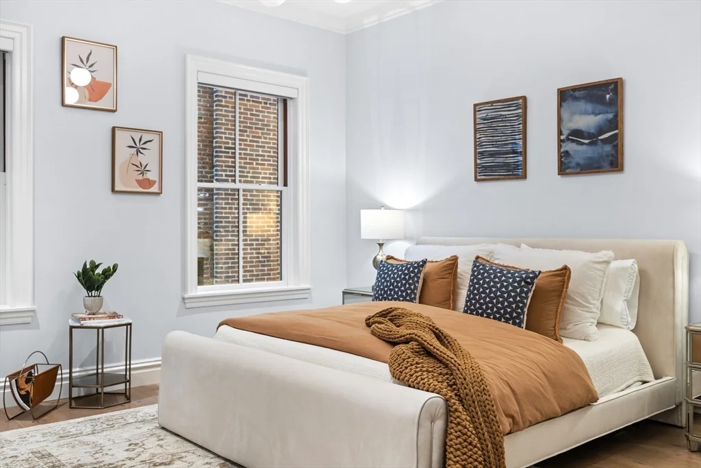 3 bed, 2 bath apartment for rent at 32 Derne St Unit 2C, Beacon Hill — photo 19 of 40