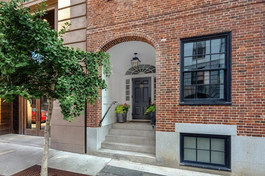 3 bed, 2 bath apartment for rent at 32 Derne St Unit 2C, Beacon Hill — photo 37 of 40