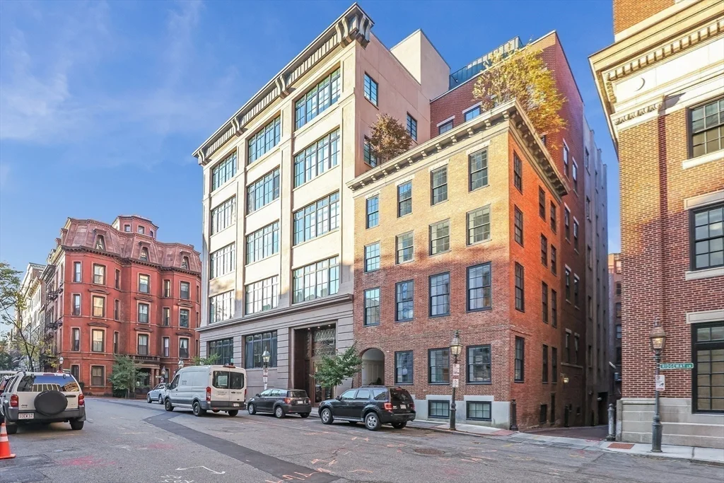 3 bed, 2 bath apartment for rent at 32 Derne St Unit 2C, Beacon Hill — photo 39 of 40