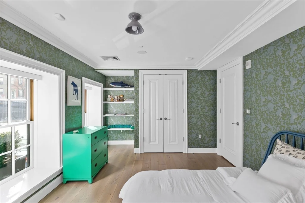 3 bed, 2 bath apartment for rent at 32 Derne St Unit 2C, Beacon Hill — photo 27 of 40