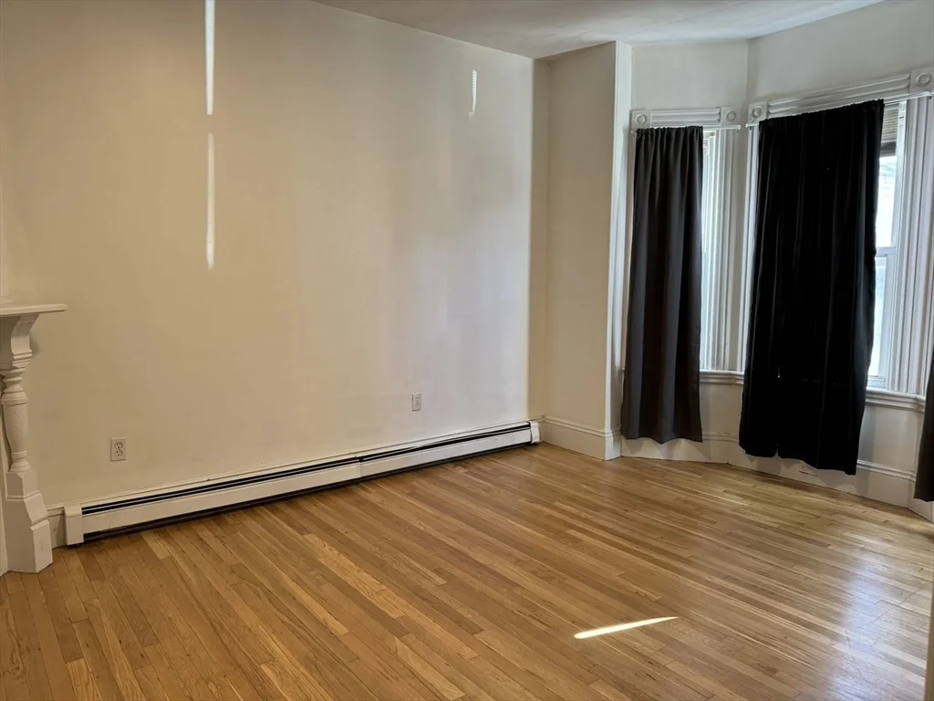 2 bed, 1 bath apartment for rent at 32 E Cottage Unit 1, Dorchester — photo 2 of 4