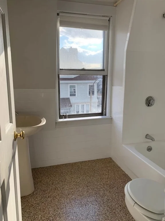 4 bed, 2 bath apartment for rent at 32 E Cottage Unit 2, Dorchester — photo 7 of 12