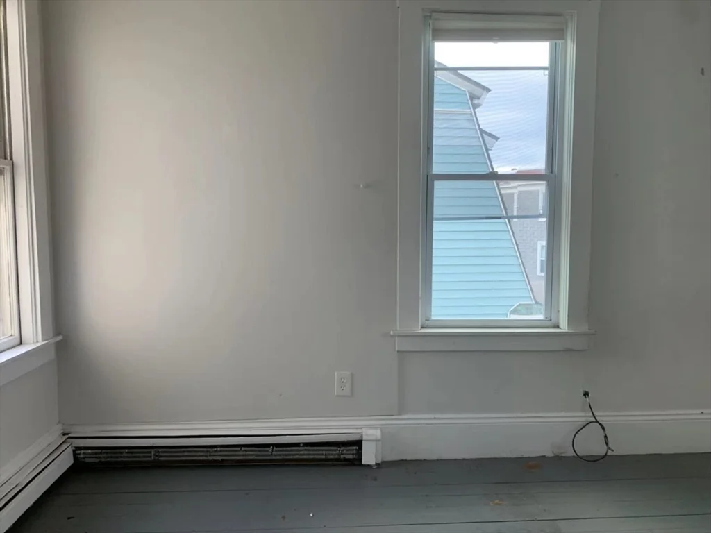 4 bed, 2 bath apartment for rent at 32 E Cottage Unit 2, Dorchester — photo 9 of 12