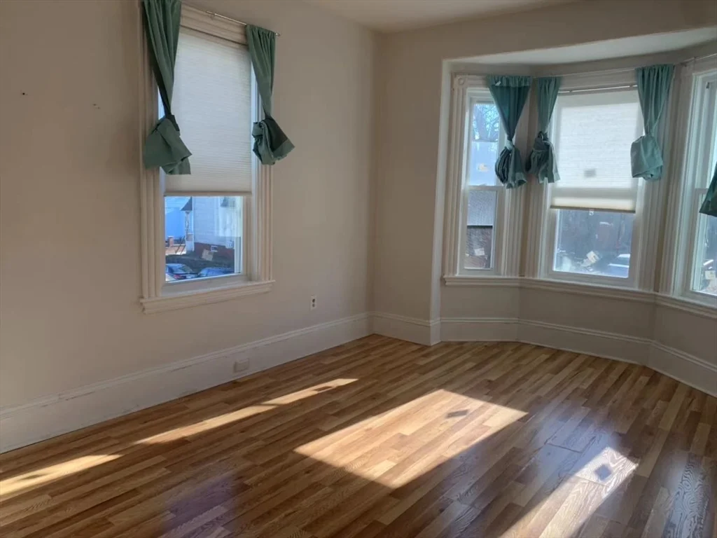 4 bed, 2 bath apartment for rent at 32 E Cottage Unit 2, Dorchester — photo 10 of 12