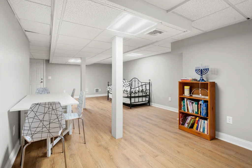 2 bed, 1 bath apartment for rent at 32 E Chestnut St Unit 32, Sharon — photo 11 of 14
