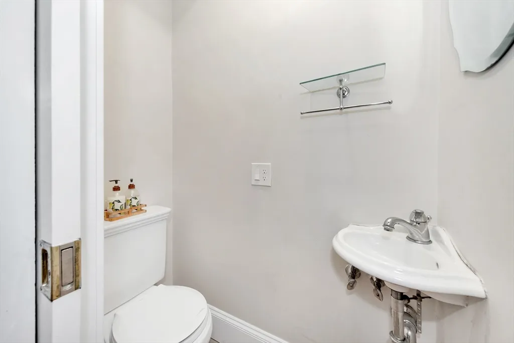 3 bed, 1.5 bath apartment for rent at 32 West Springfield St Unit 3, South End — photo 12 of 35
