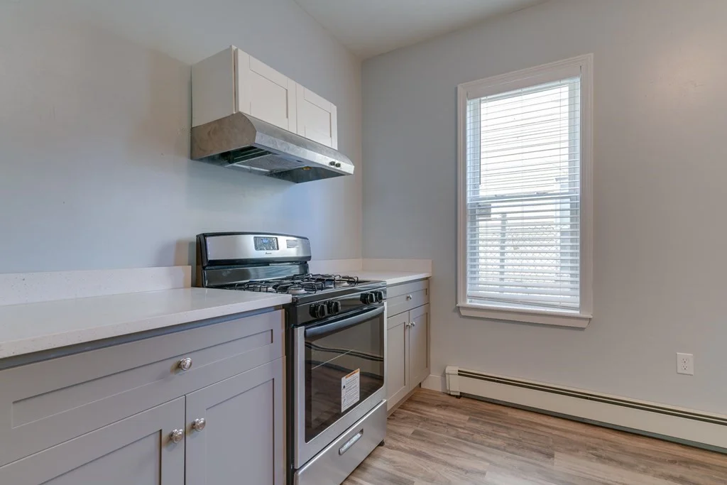 3 bed, 1 bath apartment for rent at 32 Elmhurst St Unit 1, Boston — photo 2 of 15