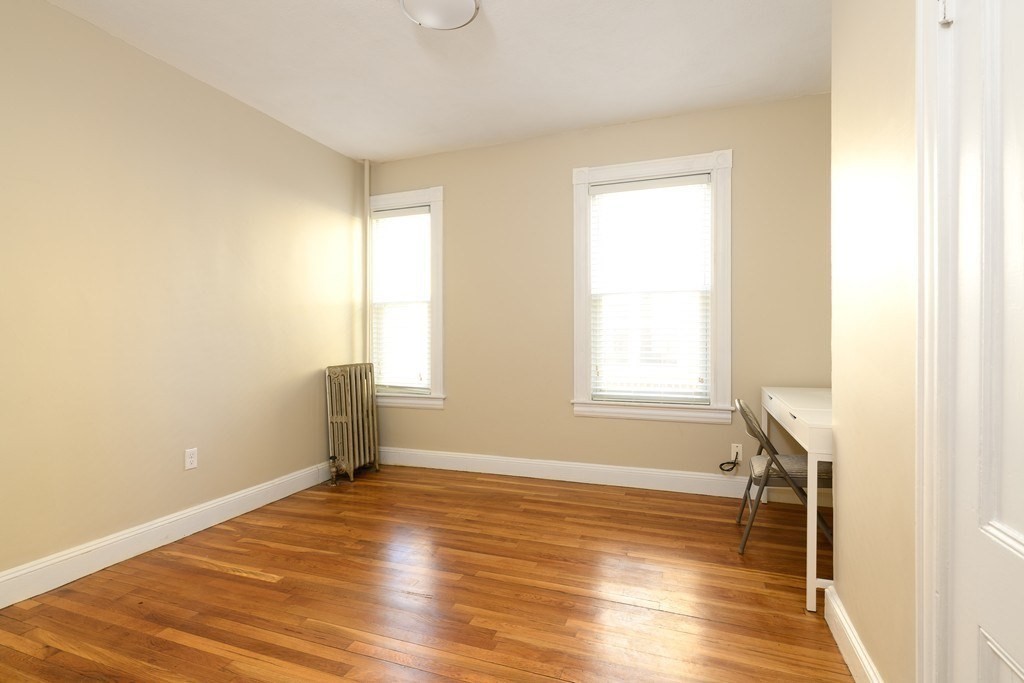 3 bed, 1 bath apartment for rent at 32 Eustis Unit 32, Baldwin — photo 8 of 10