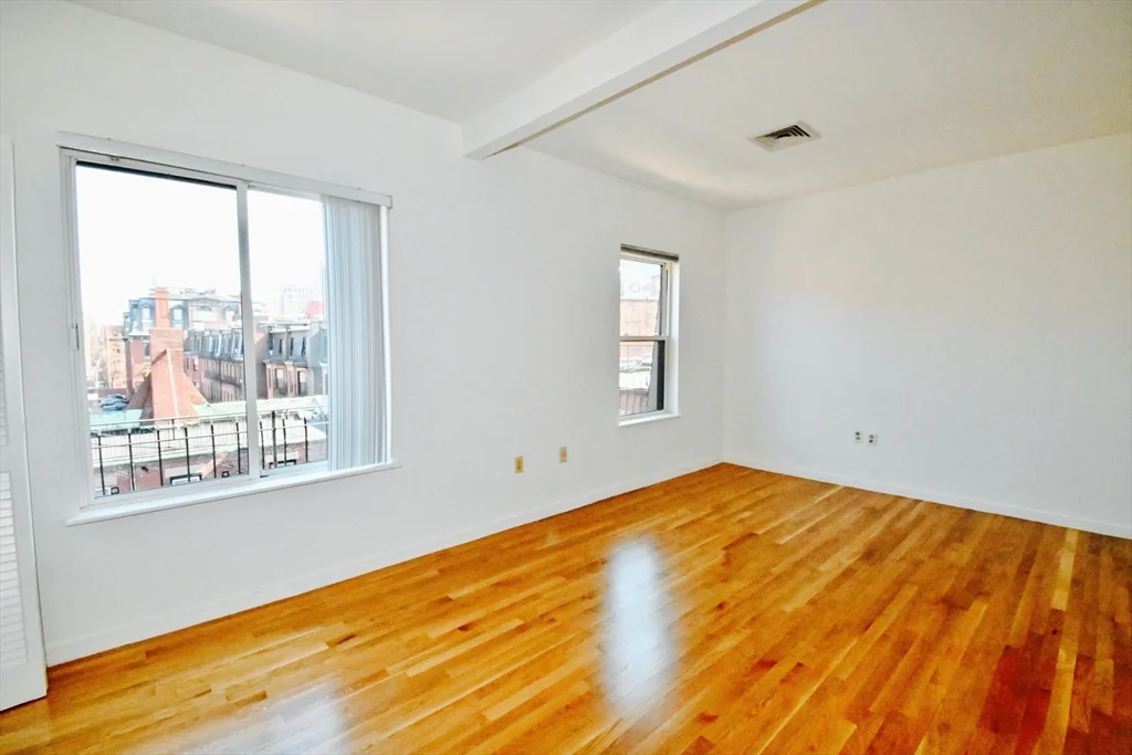 1 bed, 1 bath apartment for rent at 32 Fairfield Unit 7, Back Bay — photo 10 of 16