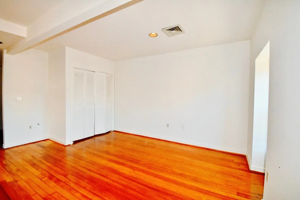 1 bed, 1 bath apartment for rent at 32 Fairfield Unit 7, Back Bay — photo 7 of 16