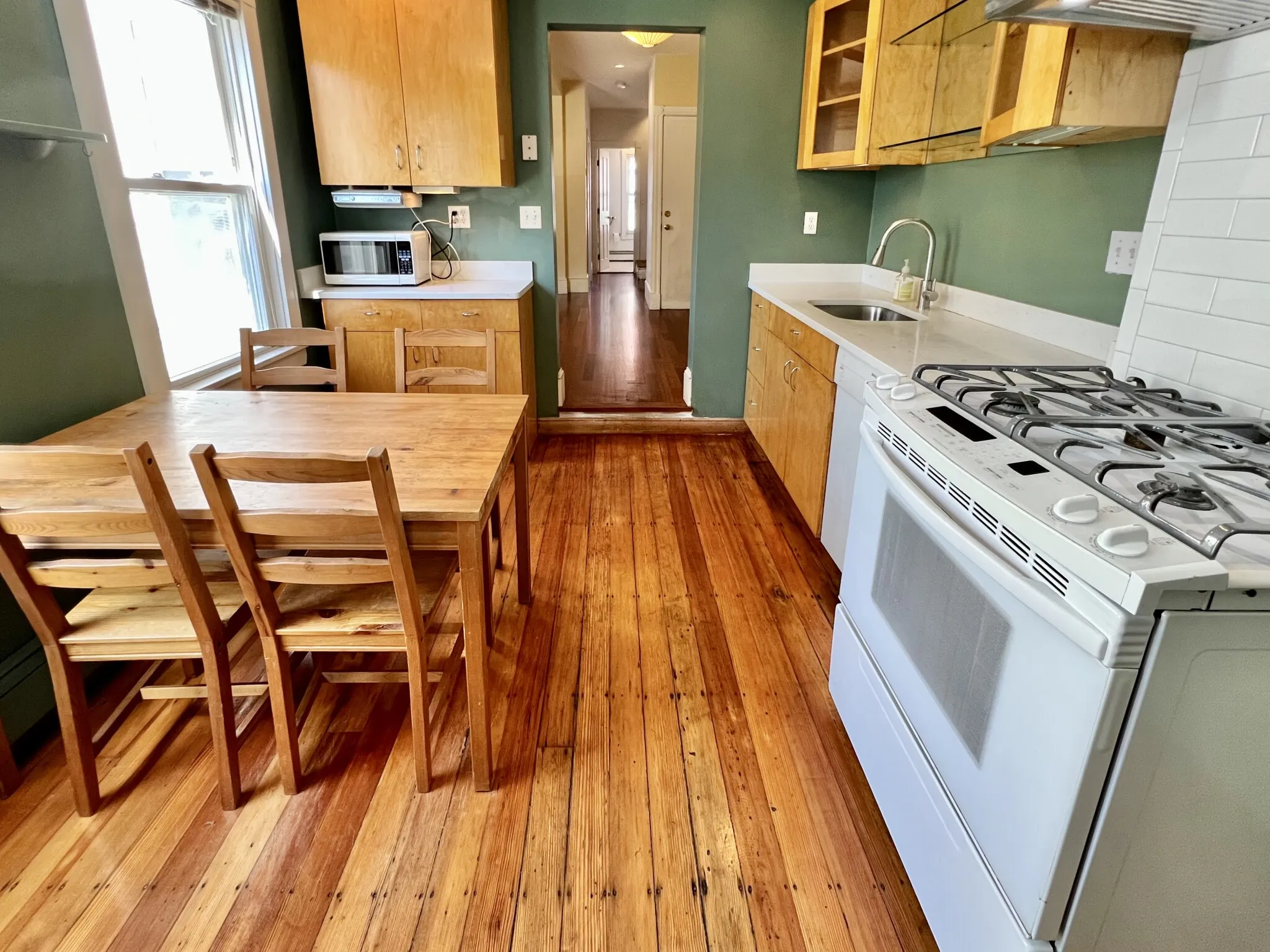 3 bed, 2 bath apartment for rent at 32 Fairmont Ave Unit 2, Cambridgeport