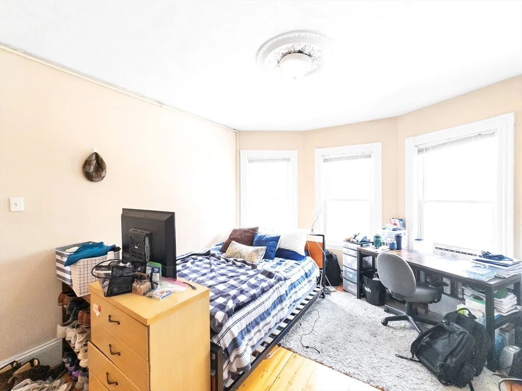 4 bed, 1 bath apartment for rent at 32 Fisher Ave Unit 2, Mission Hill — photo 11 of 23