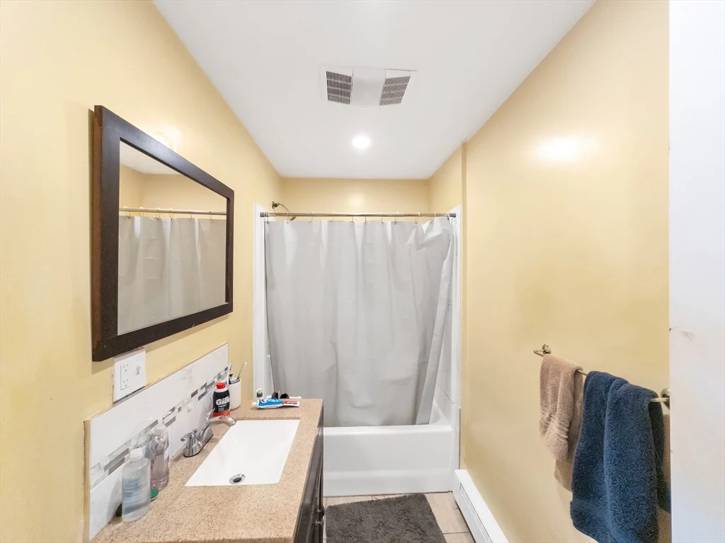 4 bed, 1 bath apartment for rent at 32 Fisher Ave Unit 2, Mission Hill — photo 7 of 23
