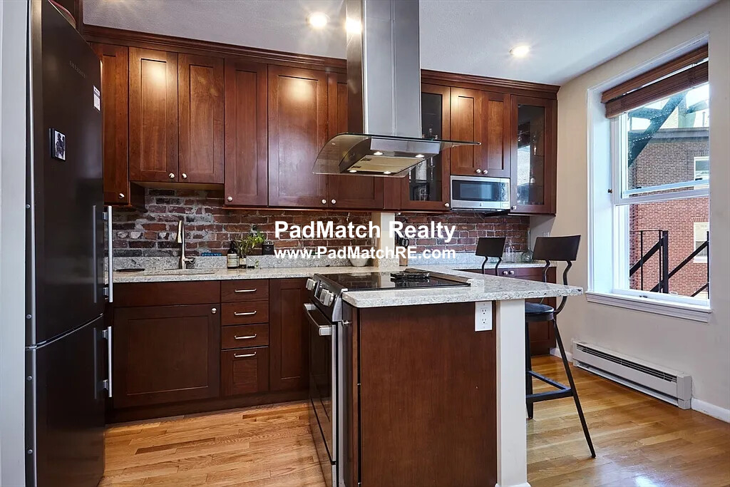 1 bed, 1 bath apartment for rent at 32 Fleet St Unit 6, North End — photo 3 of 10