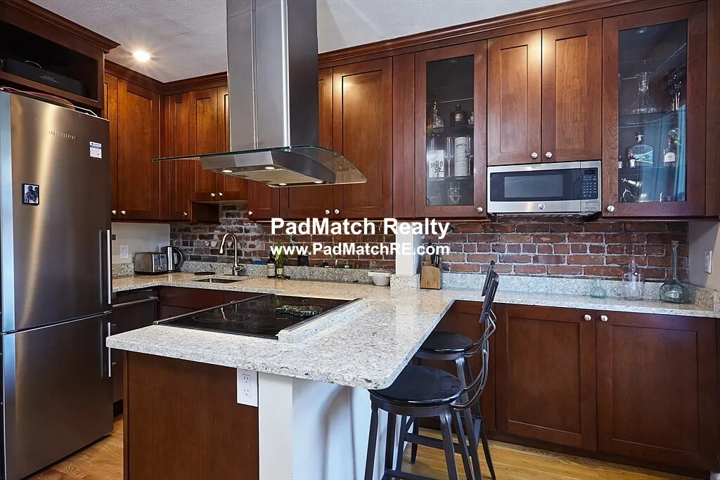 1 bed, 1 bath apartment for rent at 32 Fleet St Unit 6, North End — photo 4 of 10