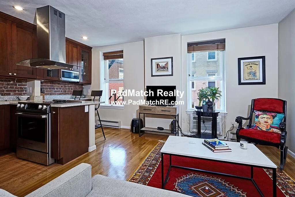 1 bed, 1 bath apartment for rent at 32 Fleet St Unit 6, North End — photo 2 of 10