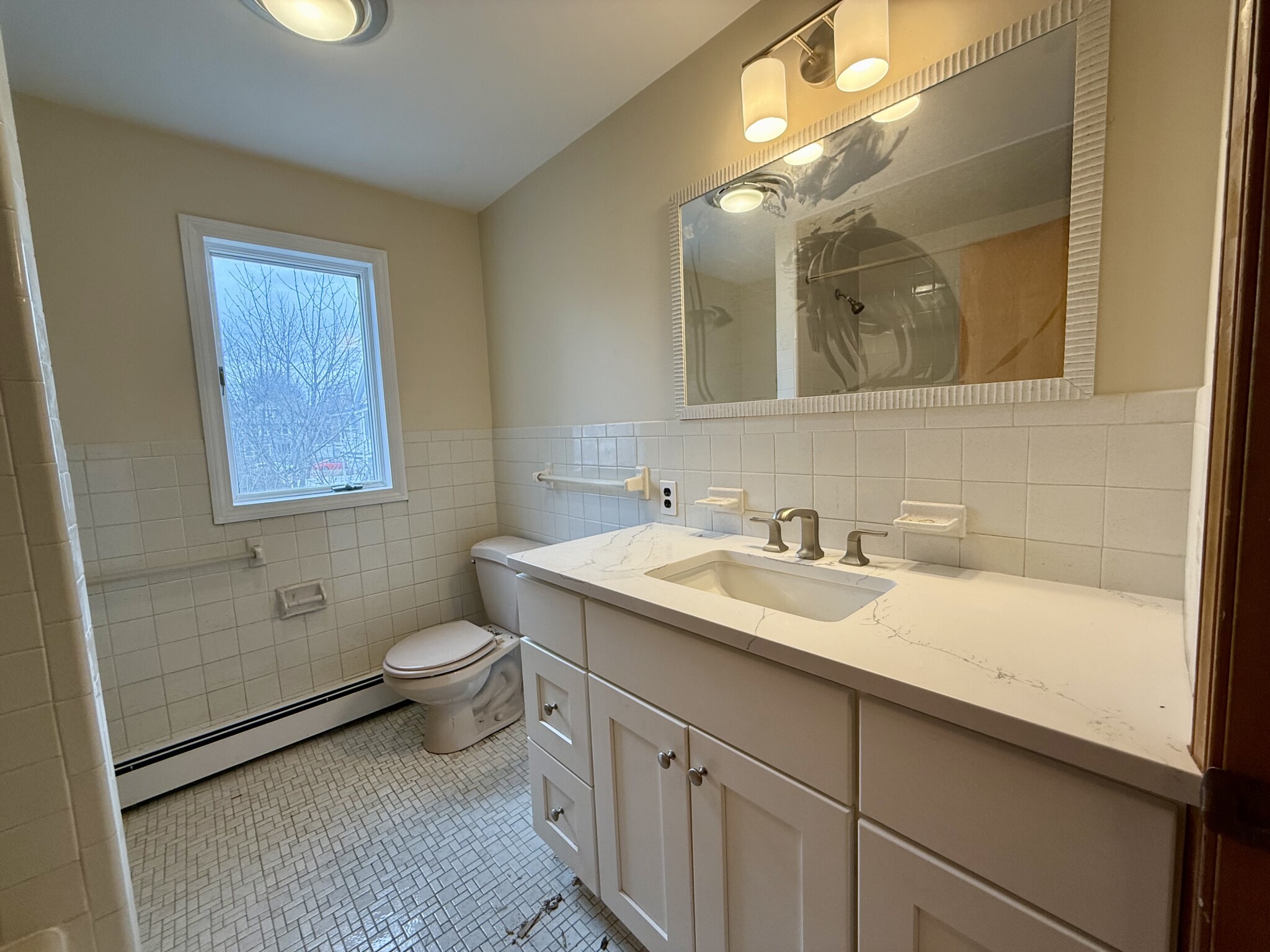 3 bed, 1.5 bath apartment for rent at 32 Forest St Unit 1, Watertown — photo 9 of 11