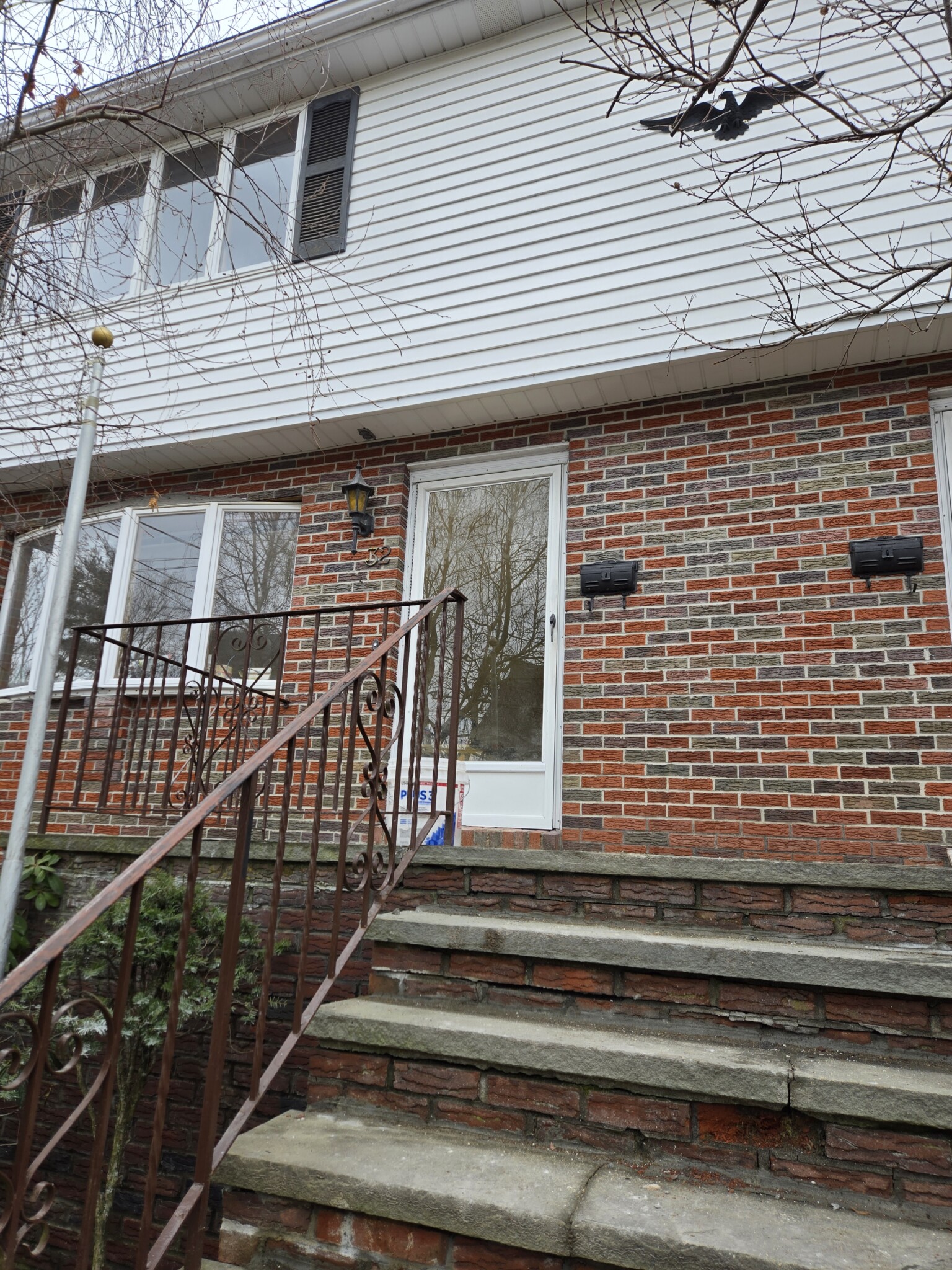 3 bed, 1.5 bath apartment for rent at 32 Forest St Unit 1, Watertown — photo 1 of 11