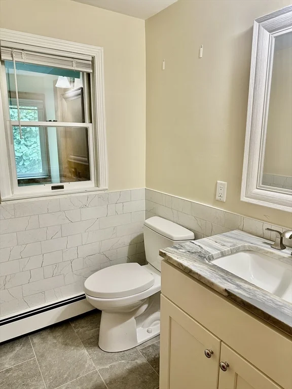 3 bed, 1 bath apartment for rent at 32 Forest St Unit 32, Watertown — photo 6 of 13