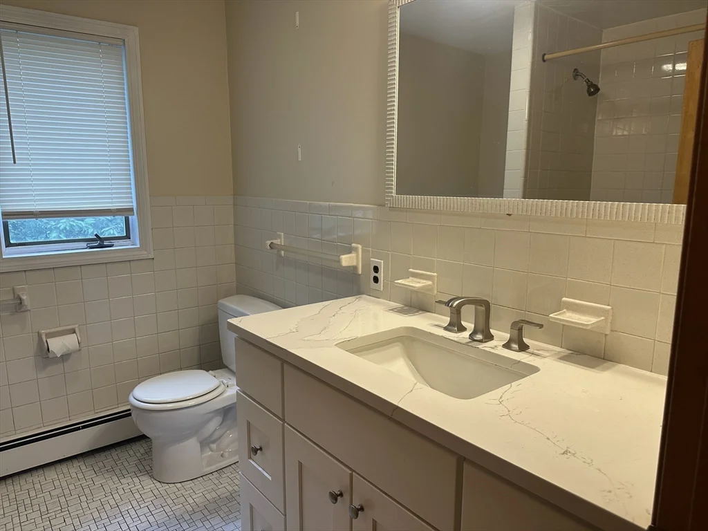 3 bed, 1 bath apartment for rent at 32 Forest St Unit 32, Watertown — photo 7 of 13
