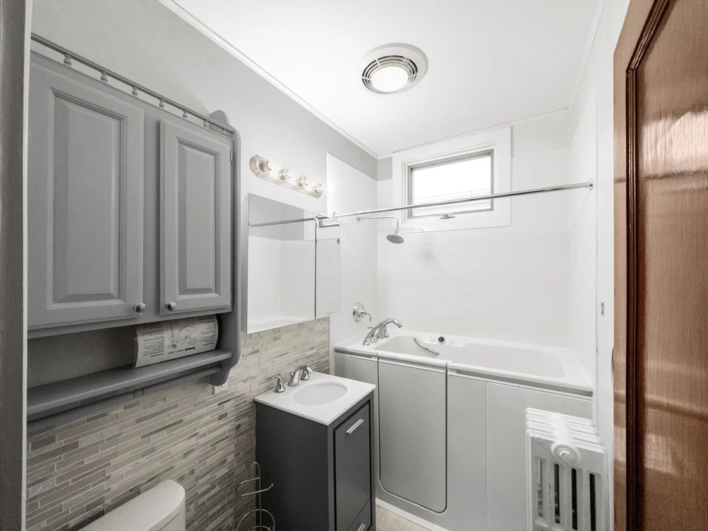 2 bed, 1 bath apartment for rent at 32 Gartland St Unit 3, Jamaica Plain — photo 7 of 16